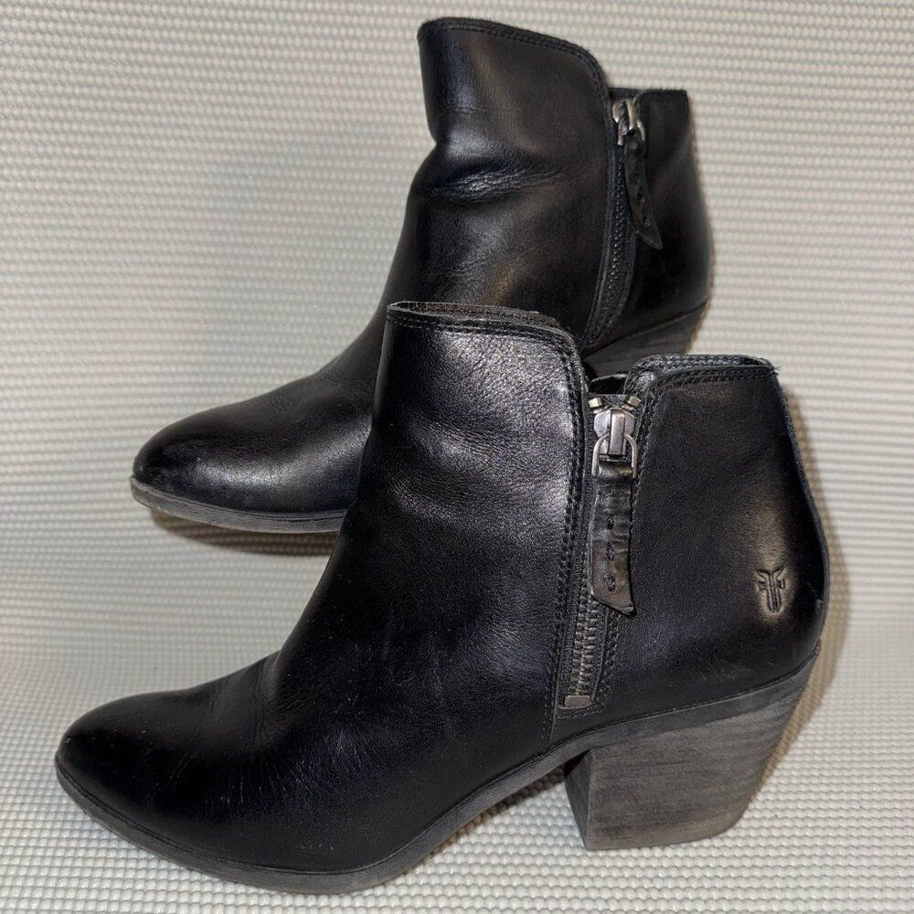 FRYE Judith Black Leather Zip Heeled Casual Ankle Bootie Boots Womens Size 7M